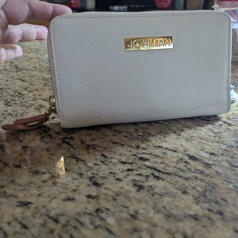 Joy & Iman Cream Pebble Leather Wallet/Clutch W Gold Accents. Many Card Slots.
